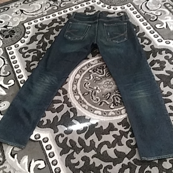 Distressed jeans nwot - Picture 2 of 5